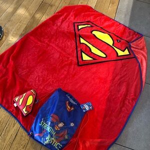 DC Comics Superman plush blanket Set - Red and Yellow. Brand new !!!